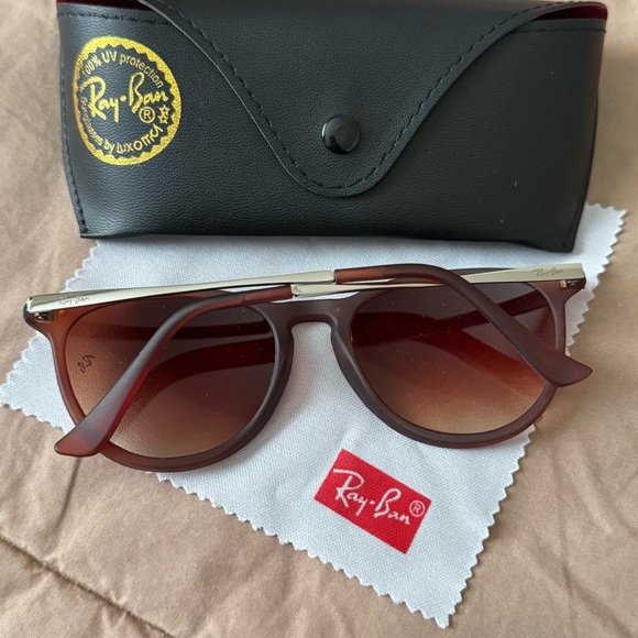 Sunglasses - Picture 2 of 7